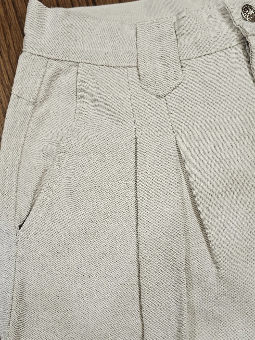 Studio West Light Beige High-Waist Pleated Bermuda Shorts